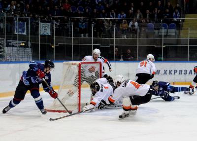 ХК «Рязань» выиграл второй матч плей-офф у «Молота-Прикамье»